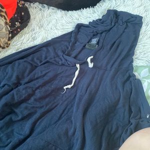 long sleeve tee shirt w hood